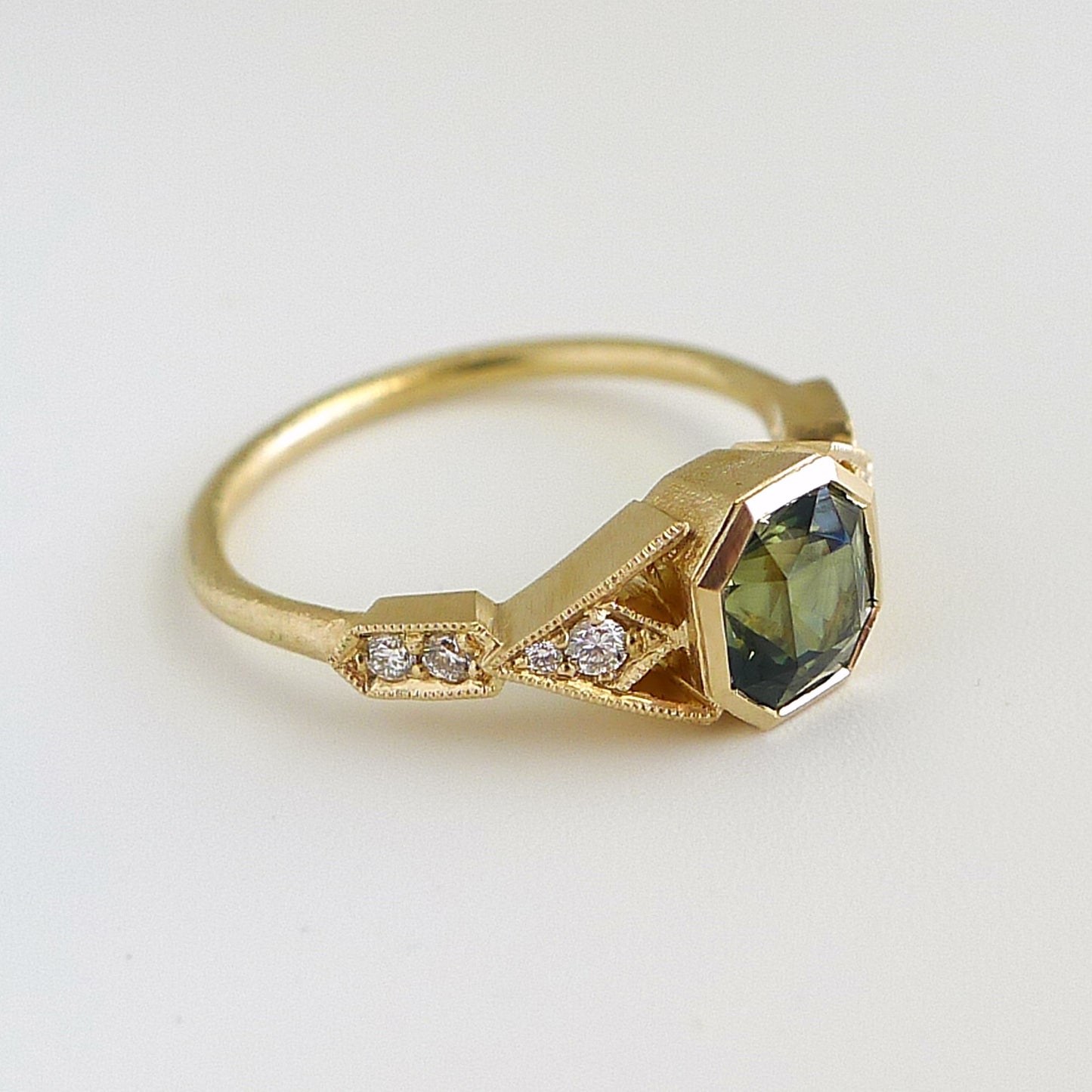 Casia Vestra With Green Sapphire