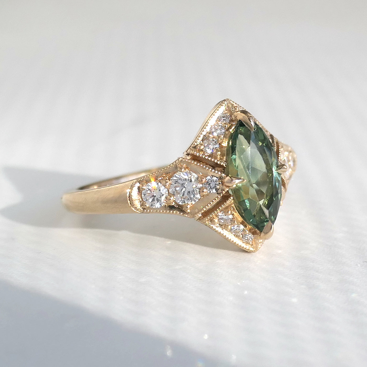 Jesse Ring With 1.02ct Sapphire