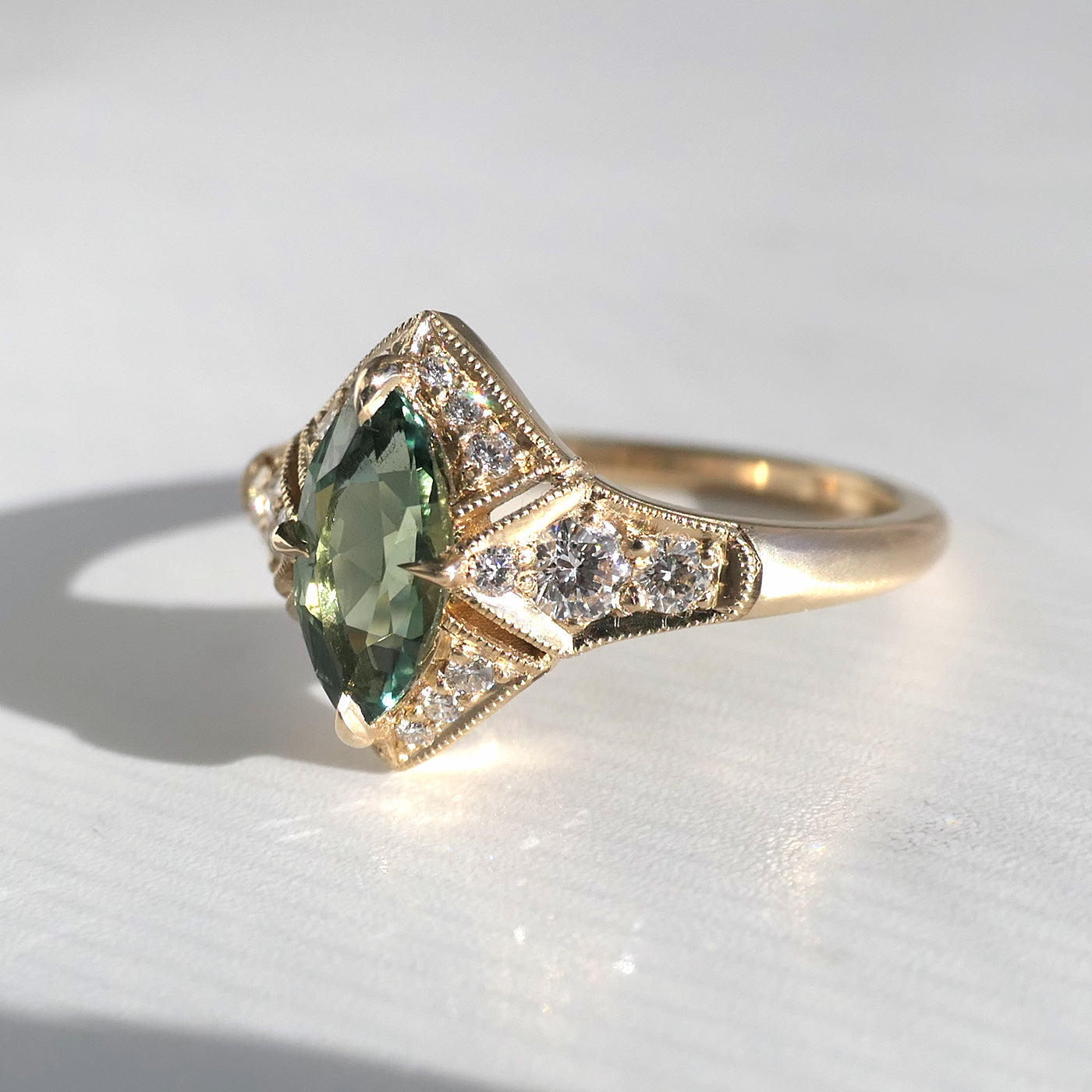 Jesse Ring With 1.02ct Sapphire