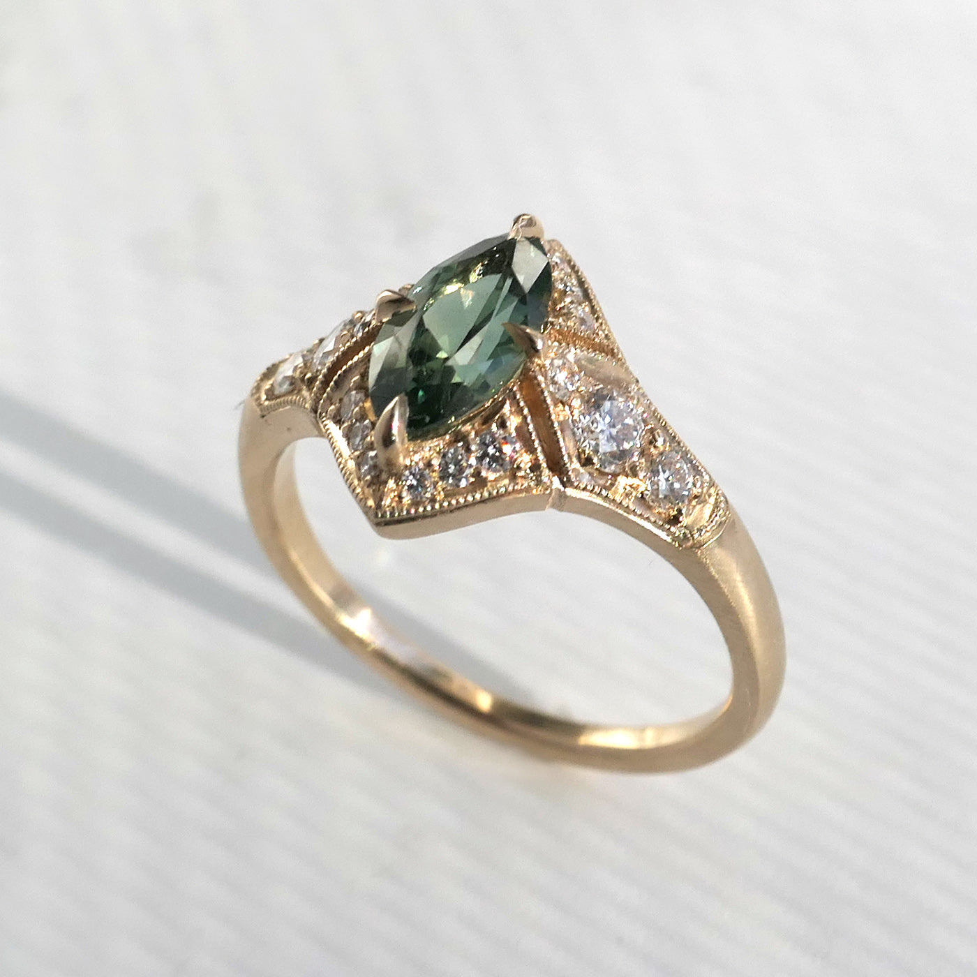 Jesse Ring With 1.02ct Sapphire