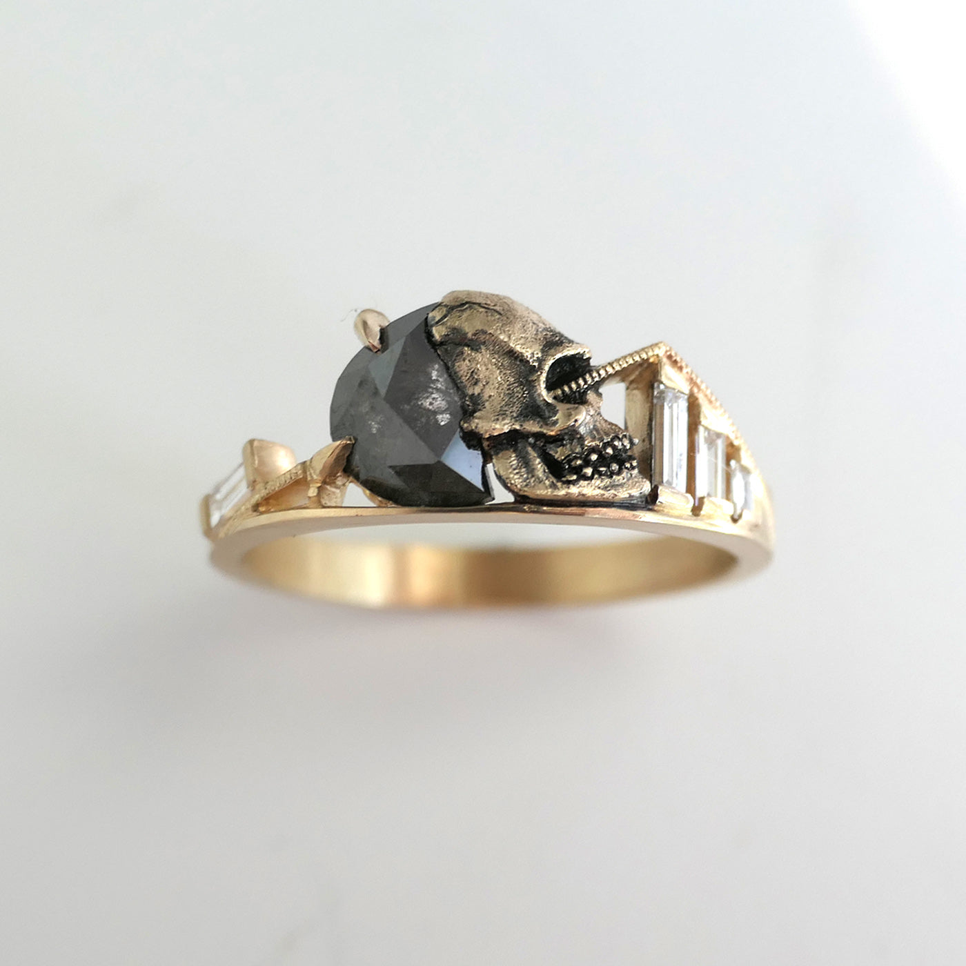 Lux Mori Ring