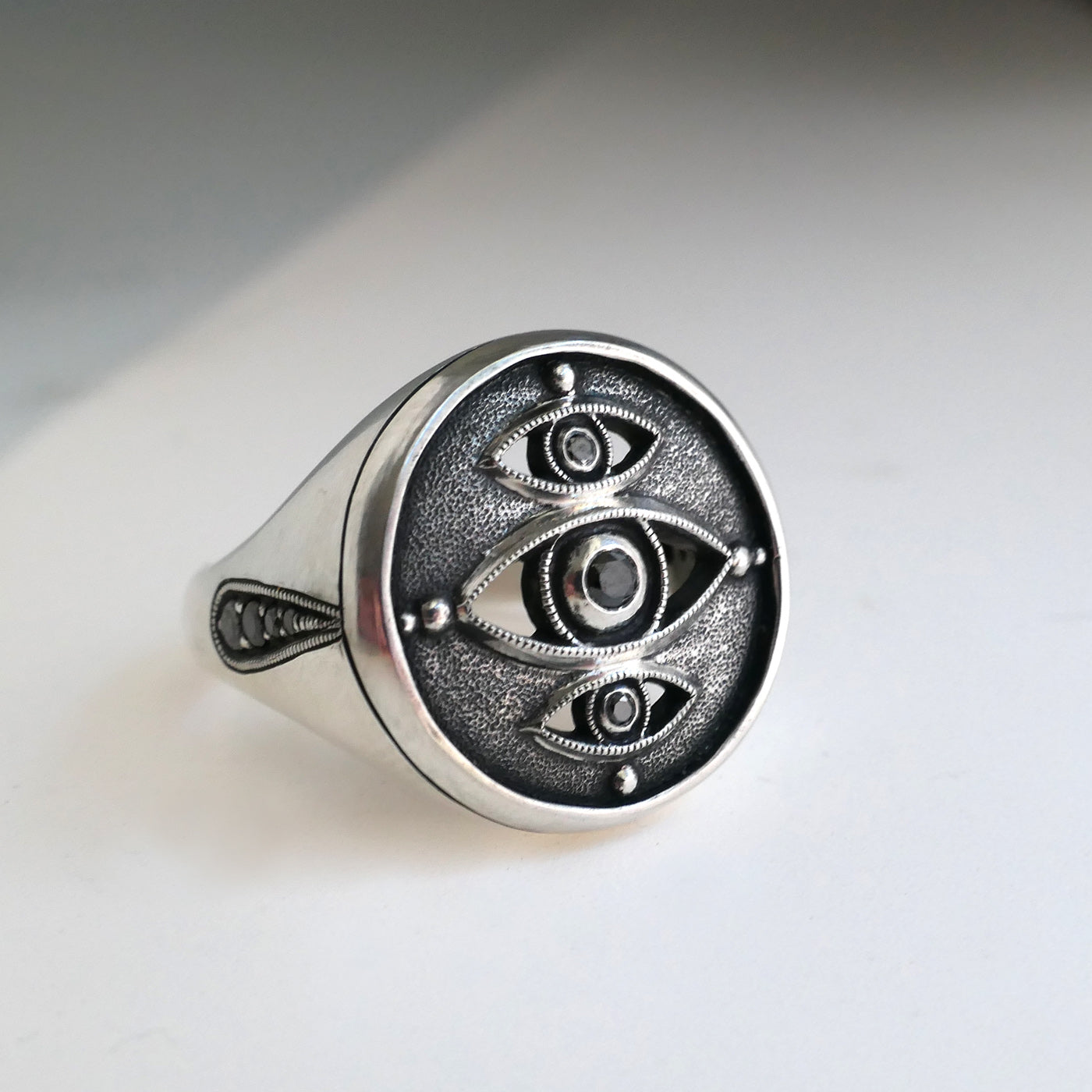 Omnis Ring In Oxidized Silver