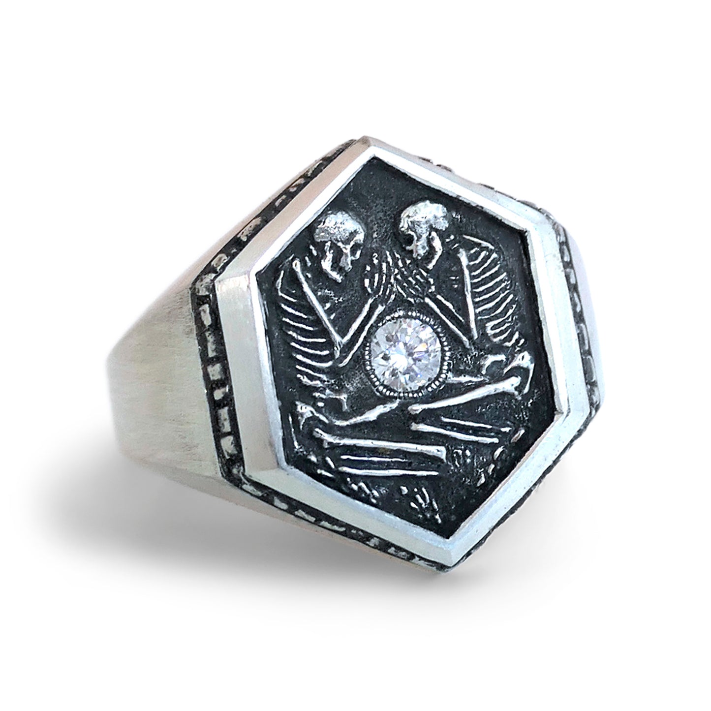 Shallow Grave Ring With Two Skeletons