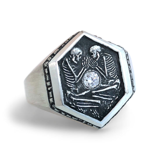 Shallow Grave Ring With Two Skeletons