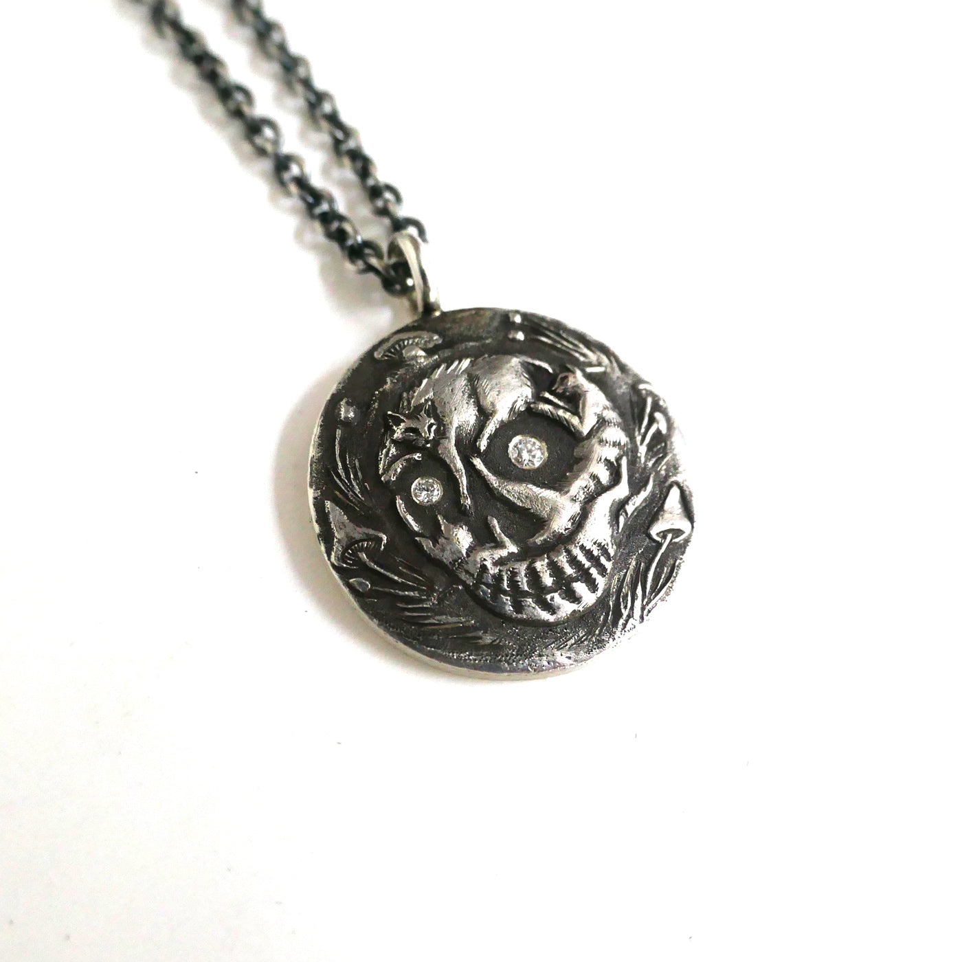 Meowmento Mori Pendant