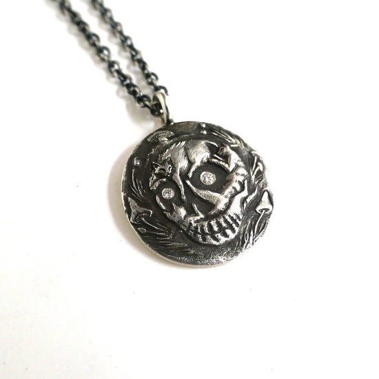 Meowmento Mori Pendant