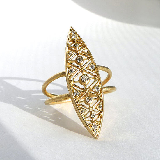 Navette Ring
