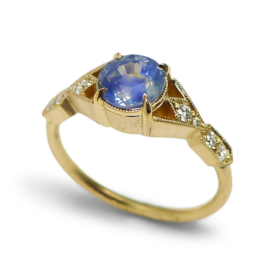 Aestas Ring With Opalescent Sapphire