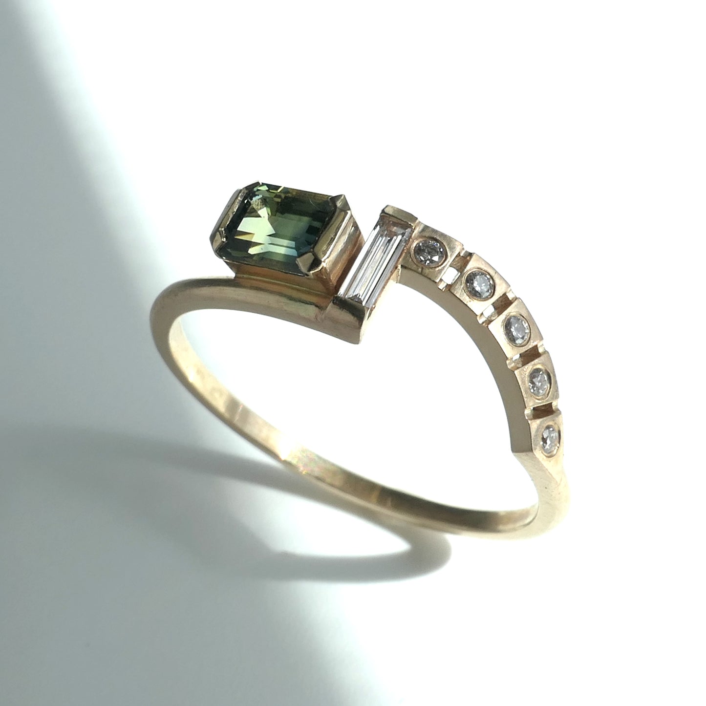 Semi Arch Band With Bi-Color Sapphire