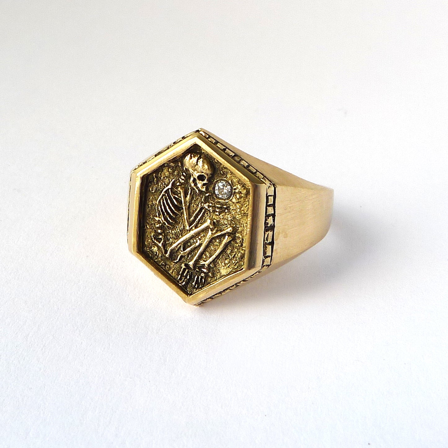 Shallow Grave Ring Gold