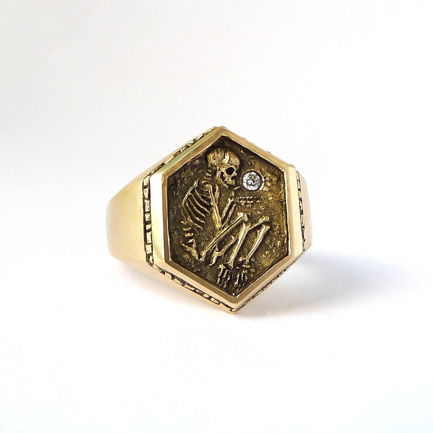 Shallow Grave Ring Gold