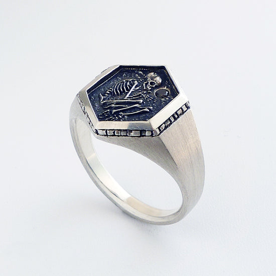 Shallow Grave Ring (silver)