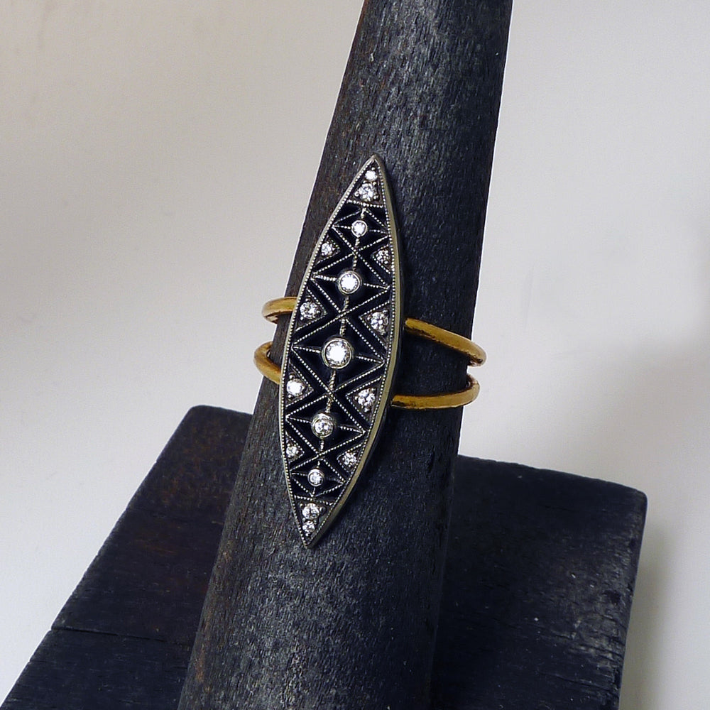 Navette Ring