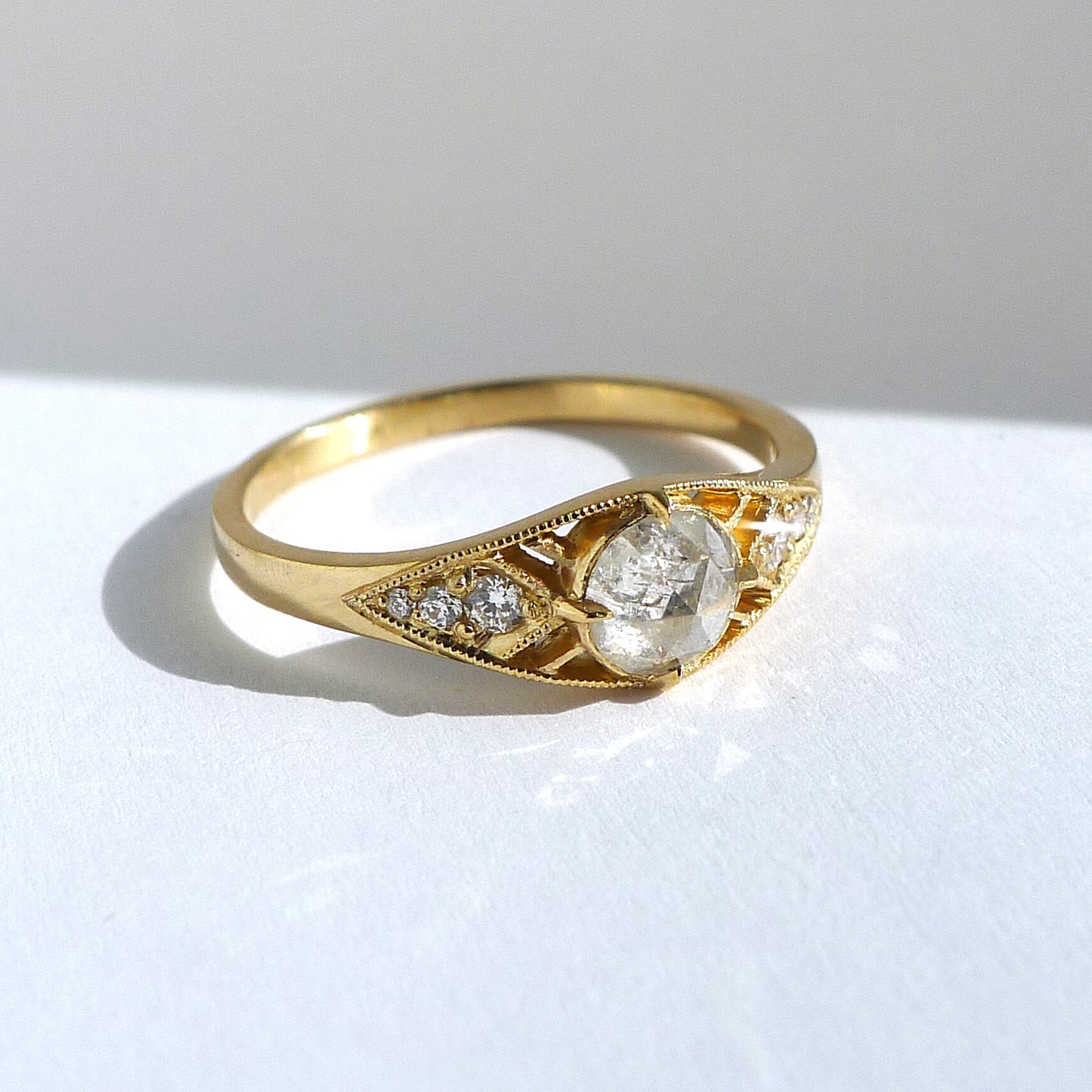 Tapered Isadora ring w/ 5mm Rosecut Diamond