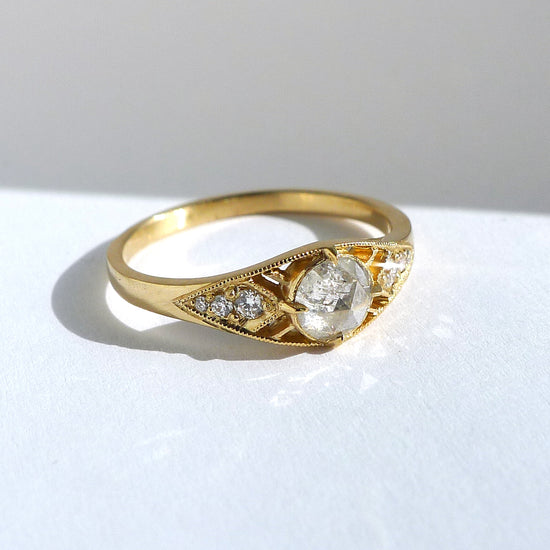 Tapered Isadora ring w/ 5mm Rosecut Diamond