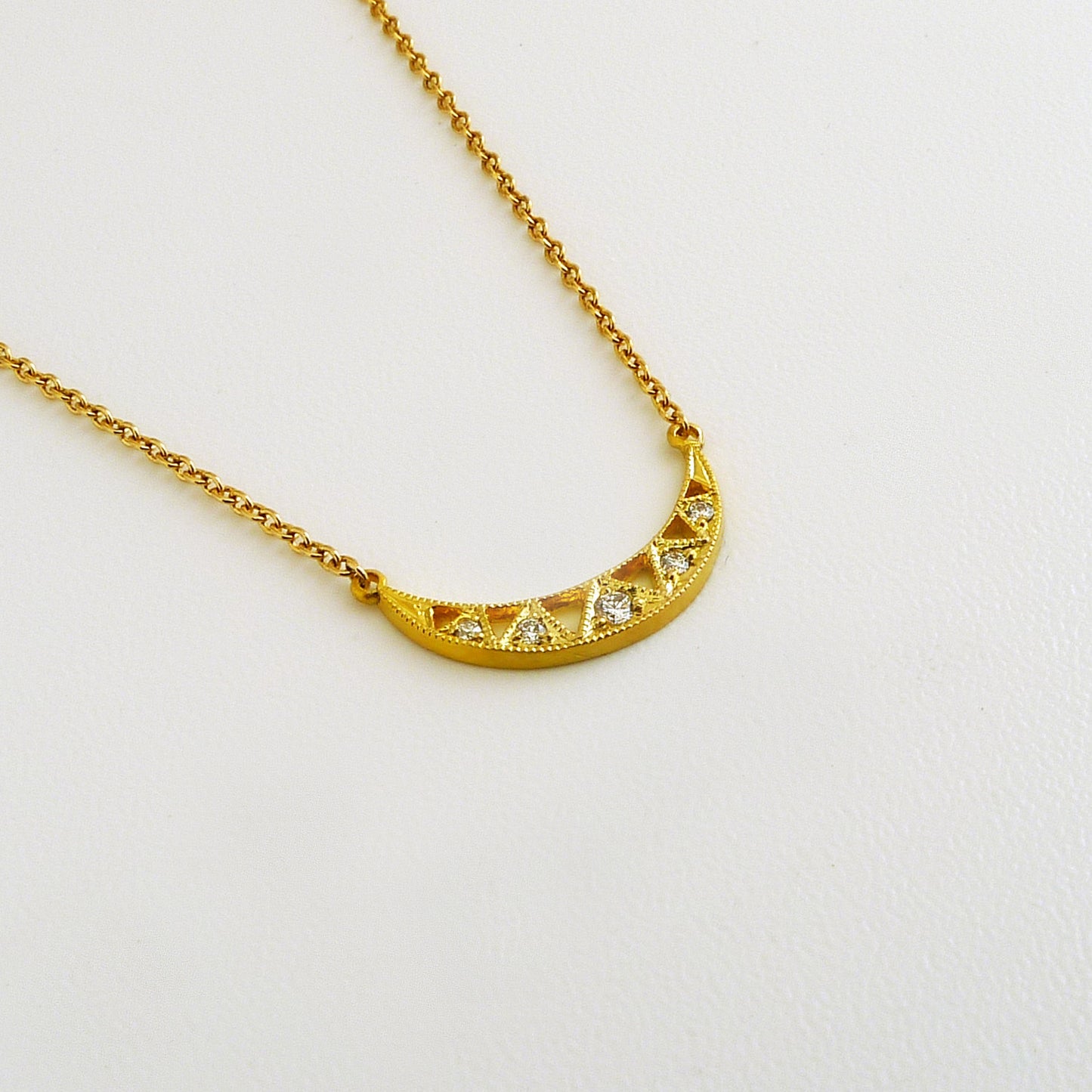 Vaeda Pendant