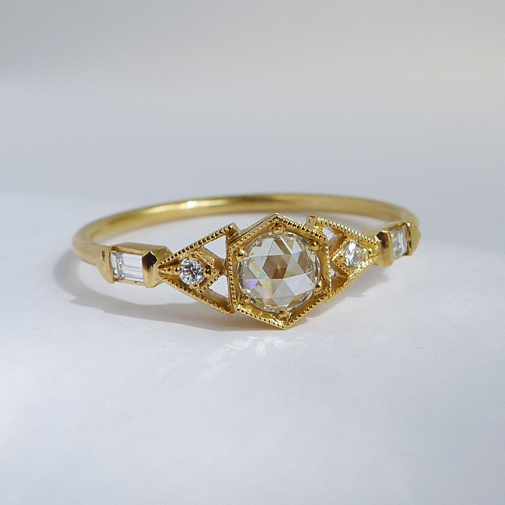 
            
                Load image into Gallery viewer, Abris Vestra Ring with White Rose Cut Diamond
            
        
