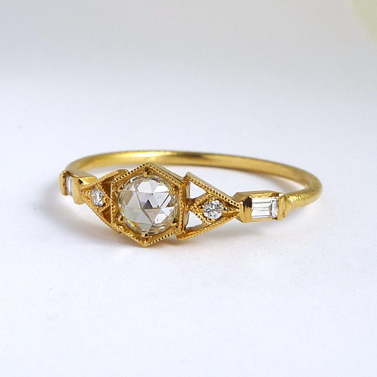 Abris Vestra Ring with White Rose Cut Diamond