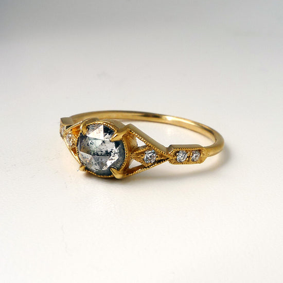 Aestas Ring with Salt and Pepper Diamond