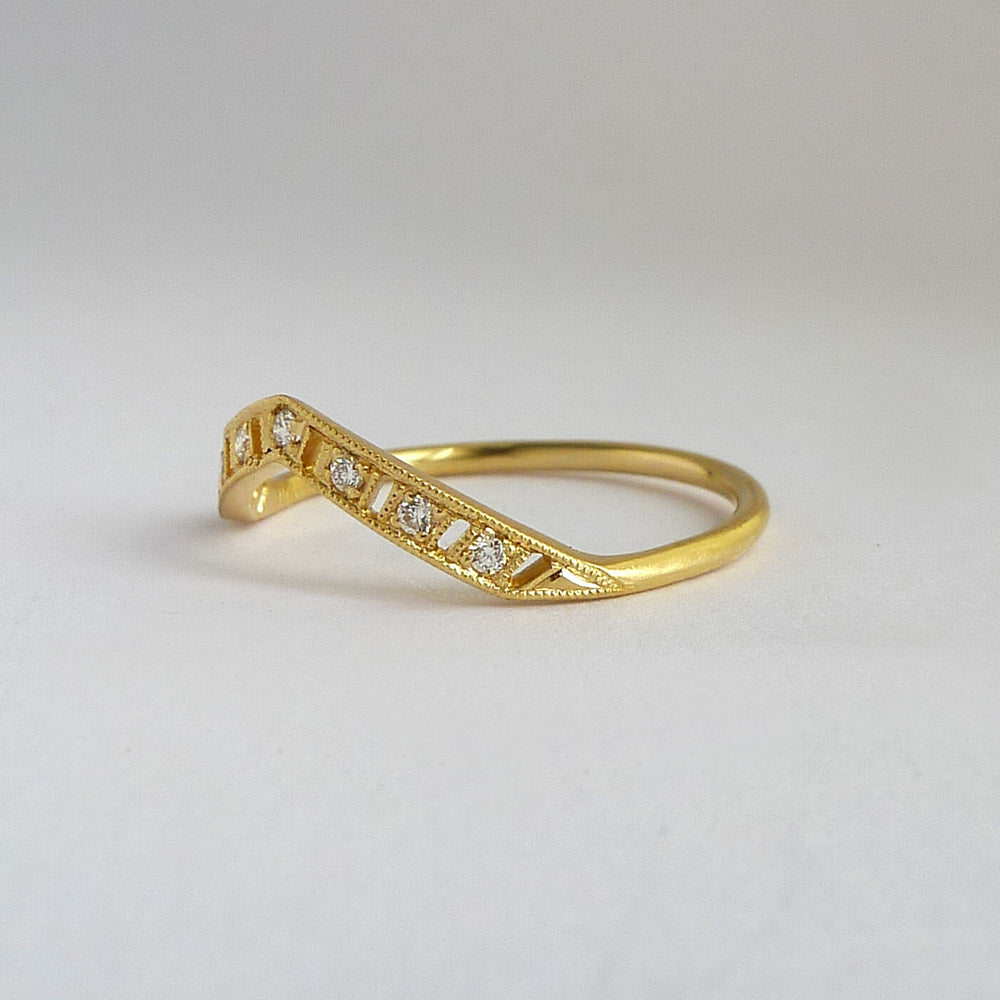Cassat Ring With Low Point