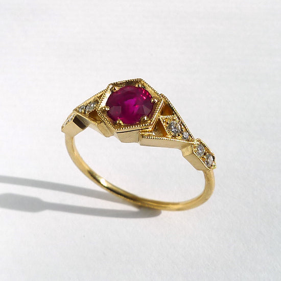 Abris Vestra With 5mm Brilliant Cut Ruby