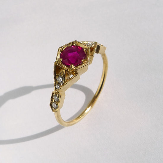 Abris Vestra With 5mm Brilliant Cut Ruby